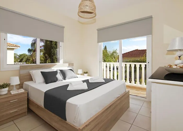 Nissi Dreams Villa *